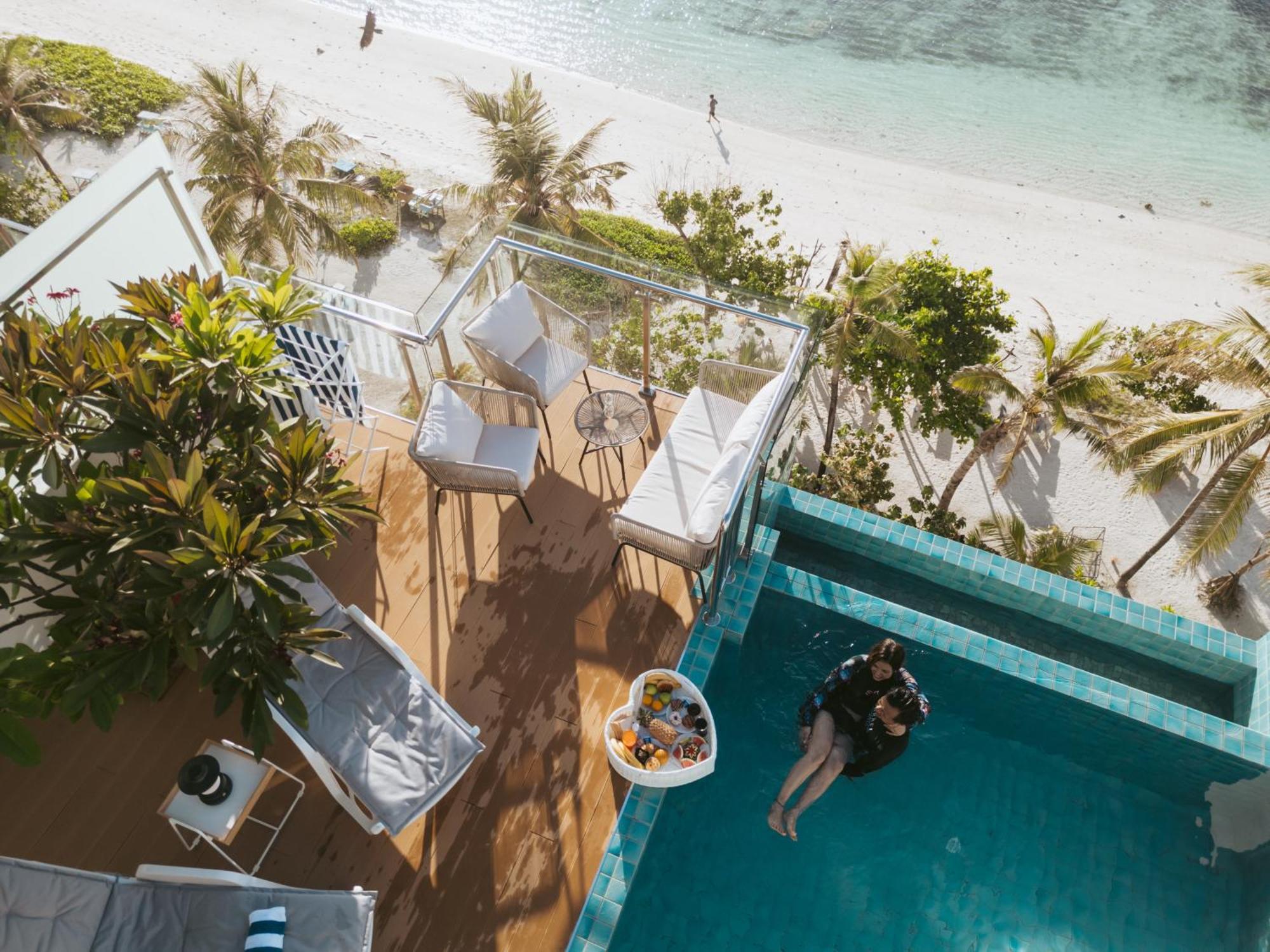 Blue Sky Beach 훌루말레 외부 사진